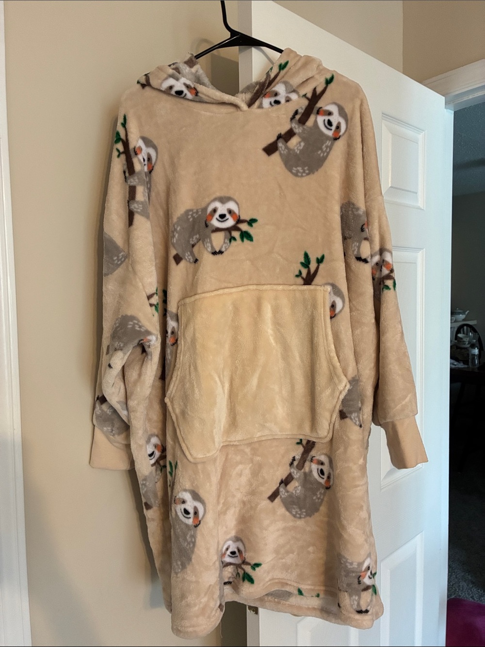 Cozy Sloth Print Wearable Blanket Hoodie - Beige